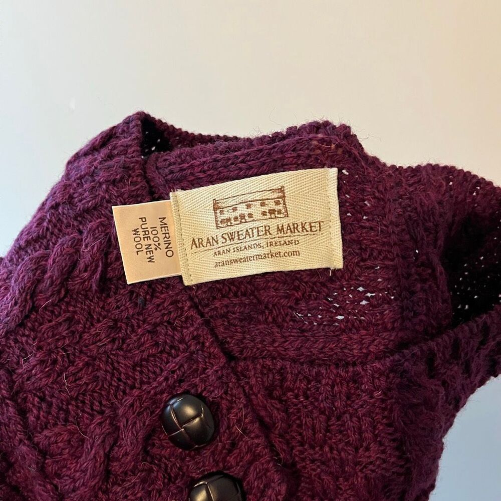 Aran Sweater Market 100% Merino Wool Cable Knit Poncho Plum One Size - Picture 9 of 9